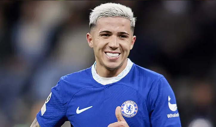 এনজো ফার্নান্দেজকে ‘সারপ্রাইজ’ দিলো চেলসি