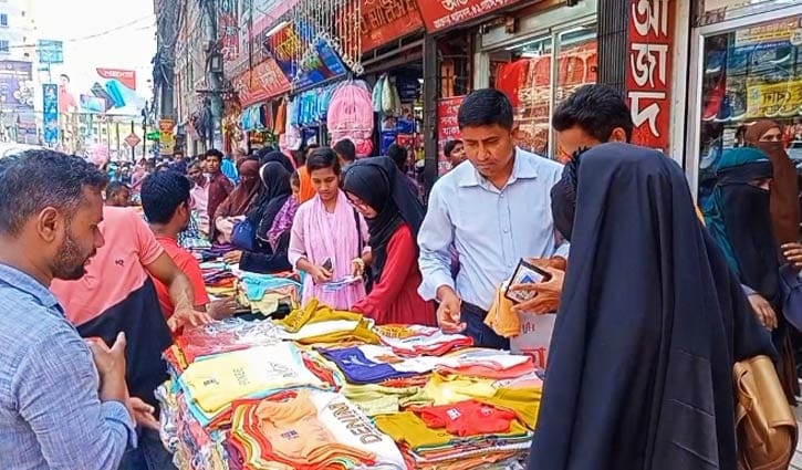 ময়মনসিংহে জমজমাট ঈদের কেনাকাটা