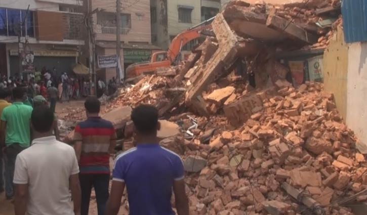 নারায়ণগঞ্জে বিস্ফোরণে ক্ষতিগ্রস্থ ভবন অপসারণ শুরু নারায়ণগঞ্জে বিস্ফোরণে ক্ষতিগ্রস্থ ভবন অপসারণ শুরু