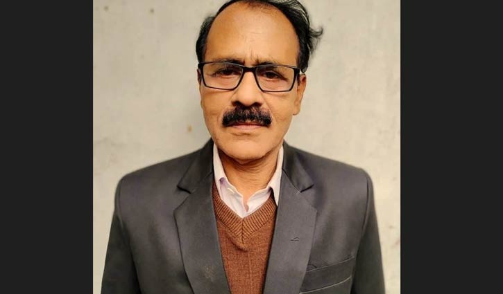 বাস উল্টে আইনজীবী নিহত, আহত ২২