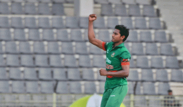 হাসানের আক্রমণে ১২ রানে ভাঙল আইরিশ ওপেনিং জুটি