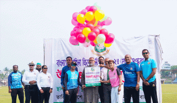 পদ্মা-মেঘনা-যমুনায় ভাগ হয়ে লাল বলের যুগে বাংলাদেশের মেয়েরা 