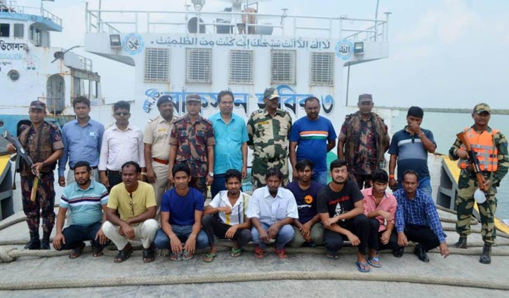 ৩ মাস ভারতে আটকে থাকা জাহাজ উদ্ধার