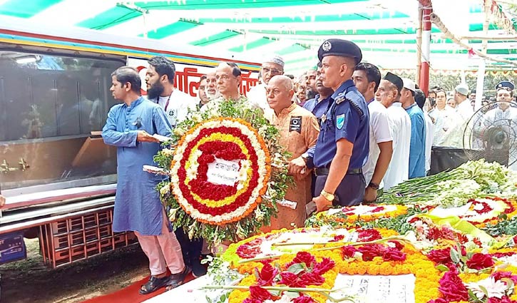 সাভার গণস্বাস্থ্য কেন্দ্রে ডা. জাফরুল্লাহর প্রতি সর্বস্তরের শ্রদ্ধা