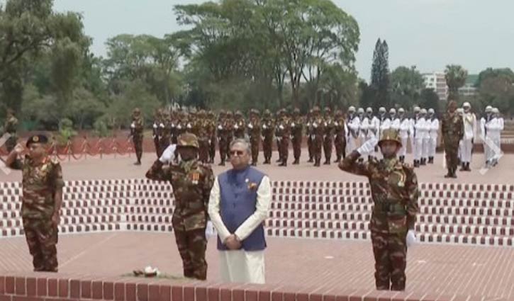 জাতীয় স্মৃতিসৌধে রাষ্ট্রপতির শ্রদ্ধা নিবেদন
