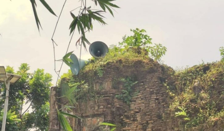 রক্ষণাবেক্ষণের অভাবে ধ্বংসের মুখে ২৫৪ বছরের ‘আওকরা মসজিদ’