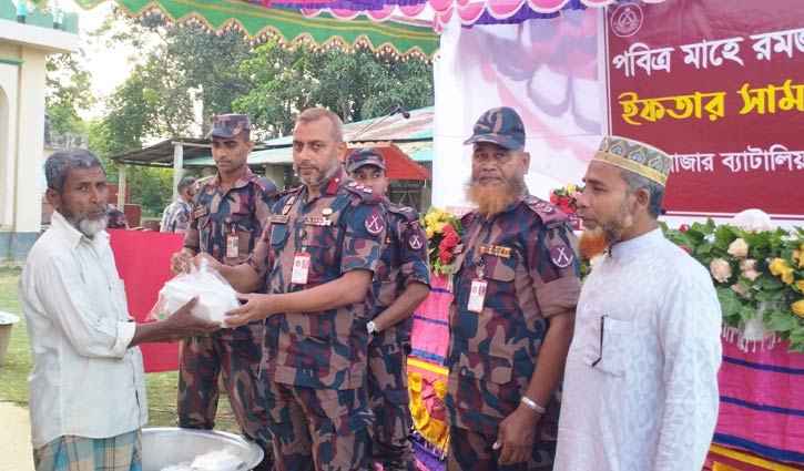 ৩০০ জন পেলেন বিজিবির ইফতার