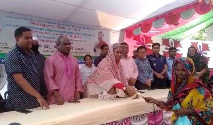 ‘বঙ্গবন্ধু প্রাথমিক শিক্ষাকে জাতীয়করণের উদ্যোগ নিয়েছিলেন’ ‘বঙ্গবন্ধু প্রাথমিক শিক্ষাকে জাতীয়করণের উদ্যোগ নিয়েছিলেন’