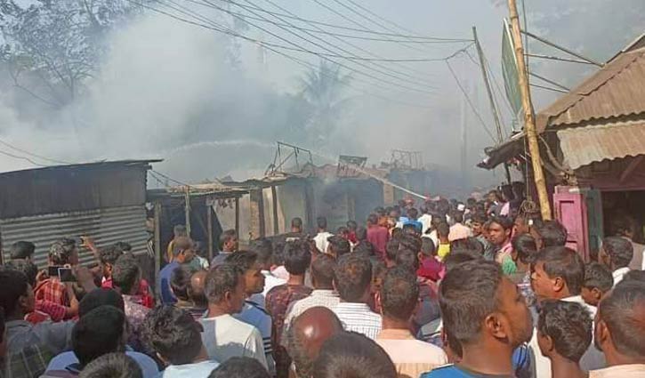27 shops gutted in Gaibandha fire