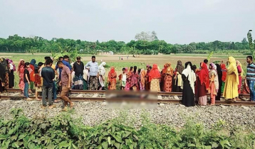 Girl commits ‘suicide’ by jumping under moving train