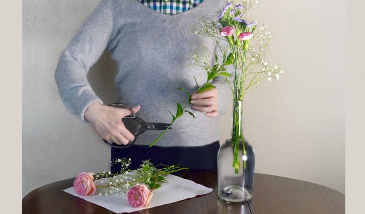 ফুলদানিতে ফুল দীর্ঘদিন তাজা রাখবেন যেভাবে