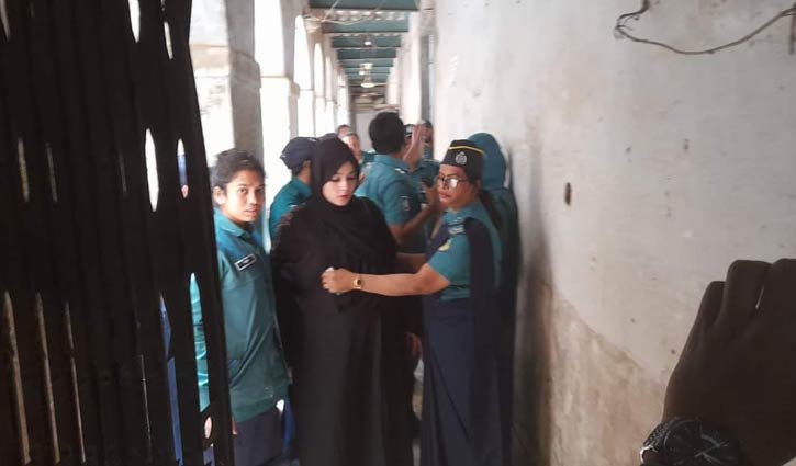 কারাগারে পাঠানো হলো মাহিকে