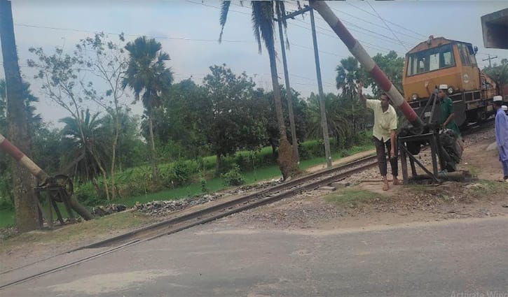 মাদ্রাসার শিশুদের কারণে একটি বড় দুর্ঘটনা থেকে রক্ষা! 