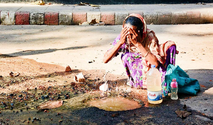 গরম ও লোডশেডিংয়ে জনজীবন অতিষ্ঠ