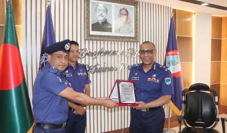 অপরাধ দমনে যশোর পুলিশ খুলনা বিভাগে সেরা