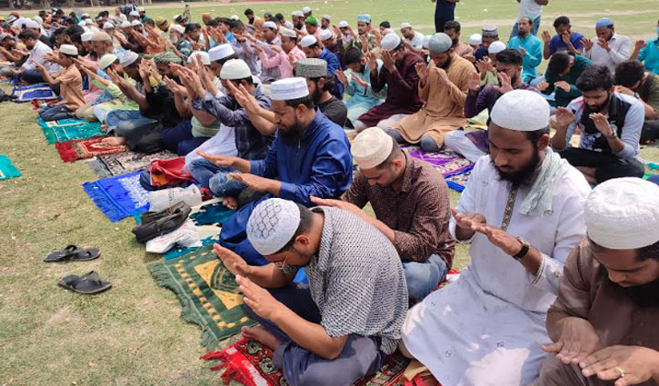 বৃষ্টির জন্য পাবনায় ইস্তেসকার নামাজ আদায়