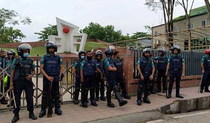 সিলেটে পুলিশের বাধায় নির্ধারিত স্থানে কর্মসূচি করতে পারেনি বিএনপি সিলেটে পুলিশের বাধায় নির্ধারিত স্থানে কর্মসূচি করতে পারেনি বিএনপি