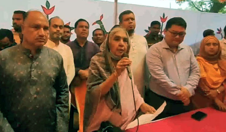 আমি কামলাই থাকতে চাই, নেতা হতে চাই না : মতিয়া চৌধুরী