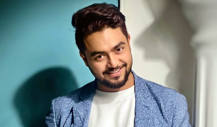 ‘মধ্যবিত্ত’ দিয়ে শিশিরের শুরু