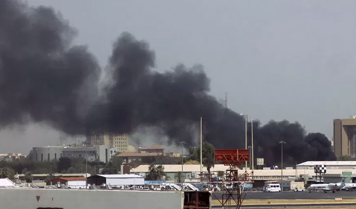 সুদানে সেনাবাহিনী-আধাসামরিক বাহিনী সংঘর্ষ, নিহত ৫৬