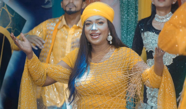 ঈদের গান নিয়ে আসছেন সেই সুমি