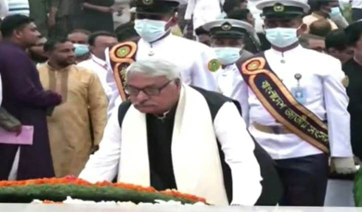 জাতীয় স্মৃতিসৌধে ডেপুটি স্পিকারের শ্রদ্ধা