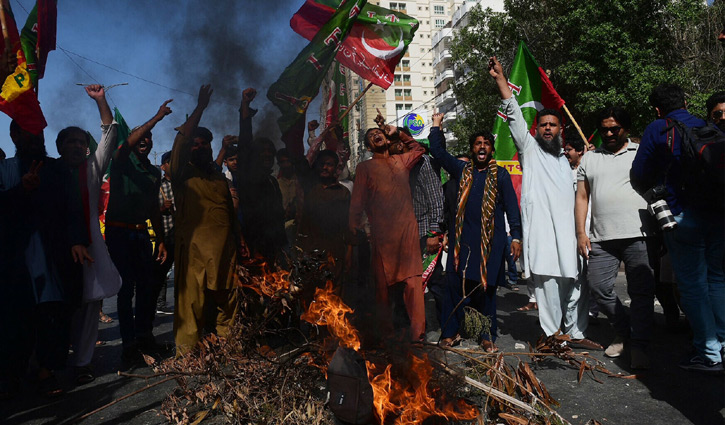 পাকিস্তানজুড়ে বিক্ষোভ