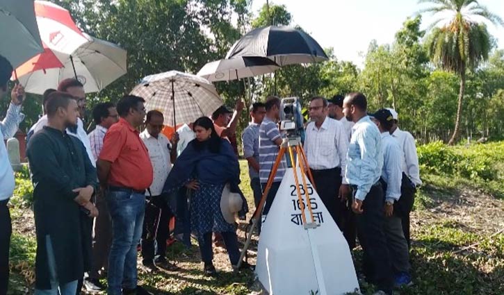 সীমানা পিলার পরিদর্শনে বাংলাদেশ-ভারতের প্রতিনিধিরা হিলিতে সীমানা পিলার পরিদর্শনে বাংলাদেশ-ভারতের প্রতিনিধিরা হিলিতে