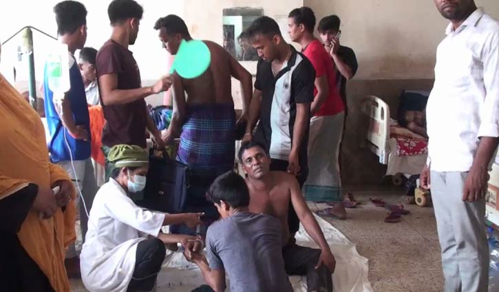 গোপালগঞ্জে বাস খাদে, আহত ৩০