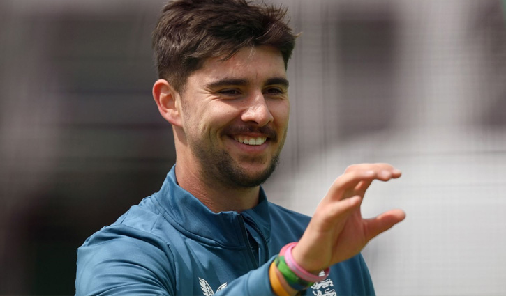 ইংল্যান্ড দলে অভিষেক হচ্ছে পেস সেনসেশান টাংয়ের