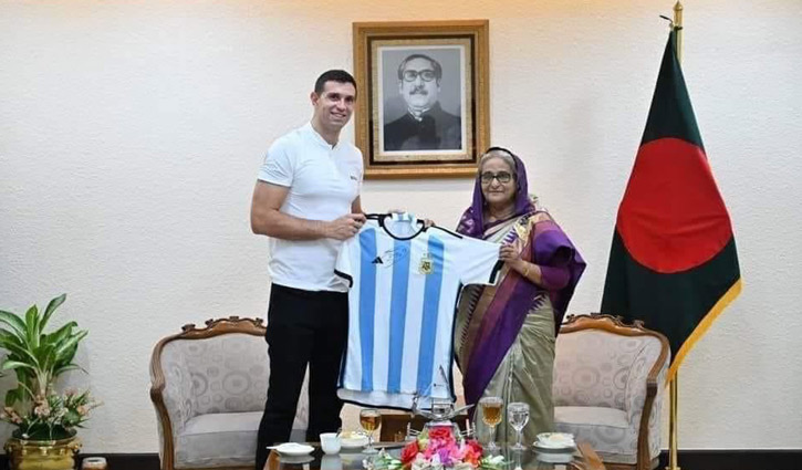 প্রধানমন্ত্রীর সঙ্গে সাক্ষাৎ করলেন মার্টিনেজ