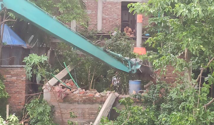 শীতলক্ষ্যা তীরের আরও ২২ অবৈধ স্থাপনা উচ্ছেদ