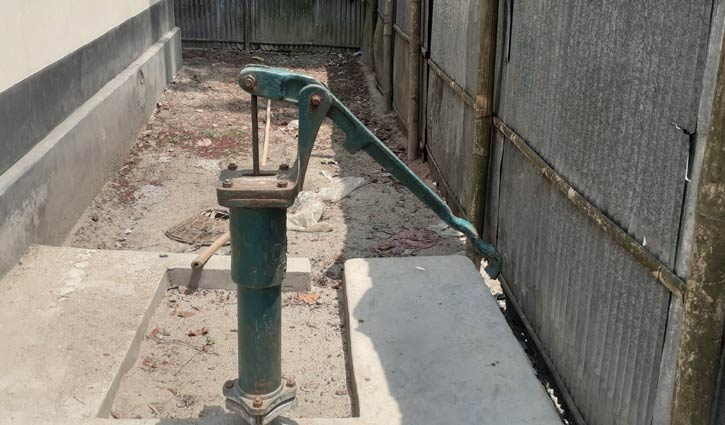 তেঁতুলিয়ায় টিউবওয়েলে মিলছে না পর্যাপ্ত পানি