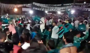 বরিশালে নৌকার প্রার্থীর উঠান বৈঠকে সংঘর্ষ