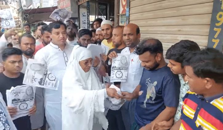 মাকে নিয়ে সকাল-সন্ধ্যা ভোট চাচ্ছেন জাহাঙ্গীর 