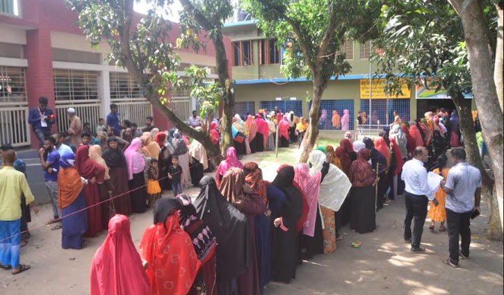 ৪ ঘণ্টায় ভোট পড়েছে ২৭ শতাংশ