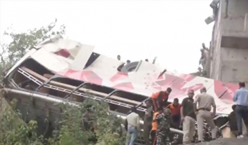 8 killed as bus falls off bridge in Jammu