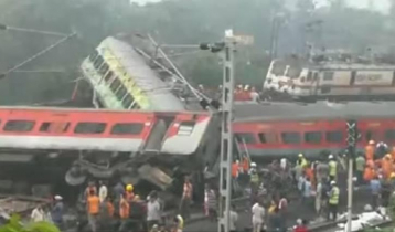 India train crash: Death toll rises to 233