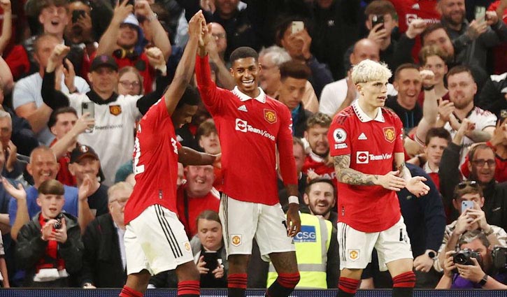 Man Utd qualify for Champions League after thrashing Chelsea