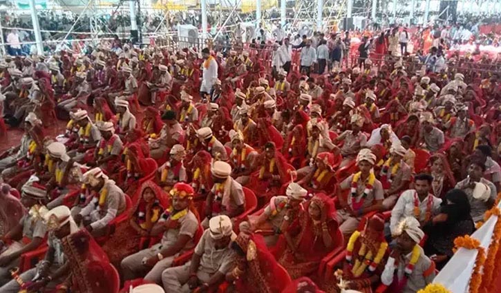 2,143 couples marry in mass wedding, set world records