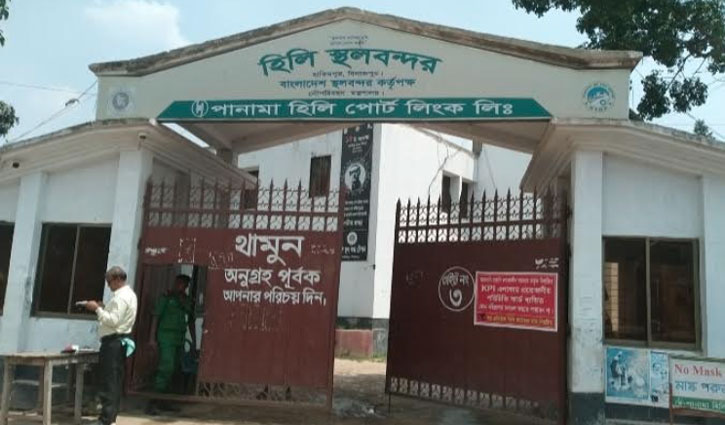 ভারতীয় ট্রাকচালকদের মারধর, হিলিতে আমদানি-রপ্তানি বন্ধ