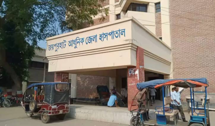 ঝড়ে গাছের ডাল পড়ে নারীর মৃত্যু