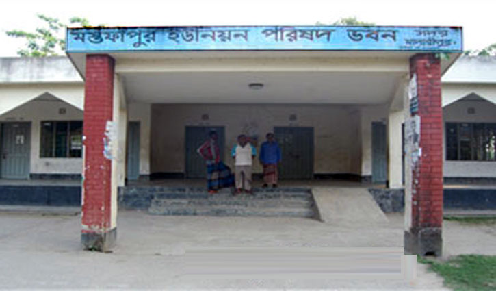 অনুমতি না নিয়েই সৌদি থাকেন ইউপি সদস্য, ব্যহত হচ্ছে সেবা