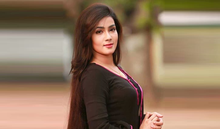 চিকনি চামেলি হয়ে ফিরব: মাহি