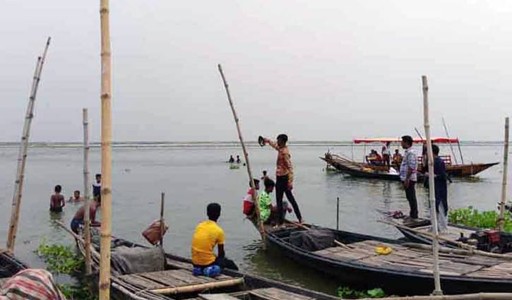 পদ্মায় ডুবে শিশুর মৃত্যু, নিখোঁজ আরও একজন