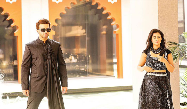 শাকিবকে লুকোছাপা না করার অনুরোধ বুবলীর