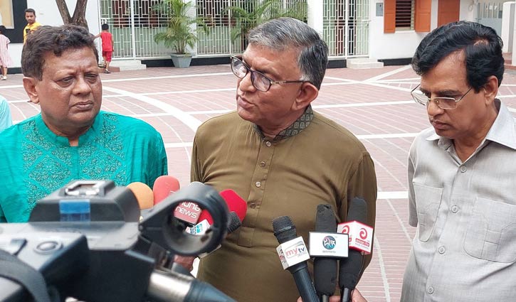 ভার্চ্যুয়ালি কথা-বার্তা বলে এদেশে রাজনীতি হবে না: তারেক জিয়াকে টেপা