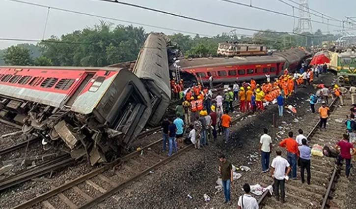 ভারতে ট্রেন দুর্ঘটনায় বাংলাদেশিদের জন্য হটলাইন চালু
