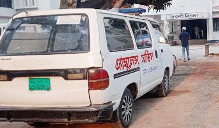টাকার অভাবে বন্ধ শিবগঞ্জ স্বাস্থ্য কমপ্লেক্সের অ্যাম্বুলেন্স সেবা