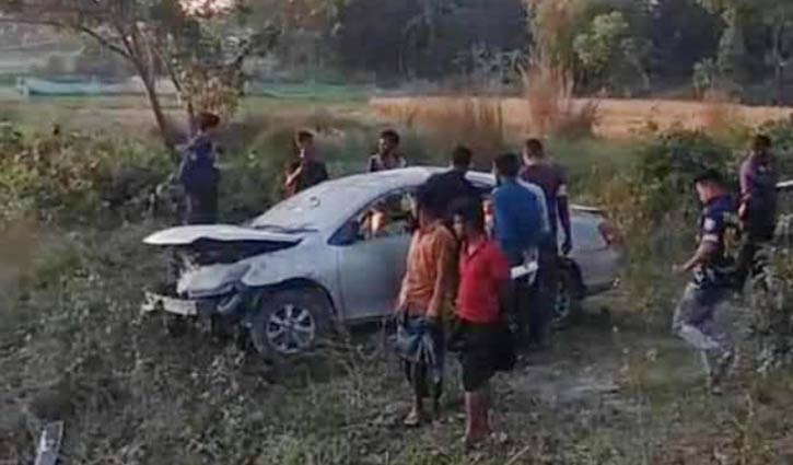খাদে প্রাইভেটকার: ২ জনের মৃত্যু